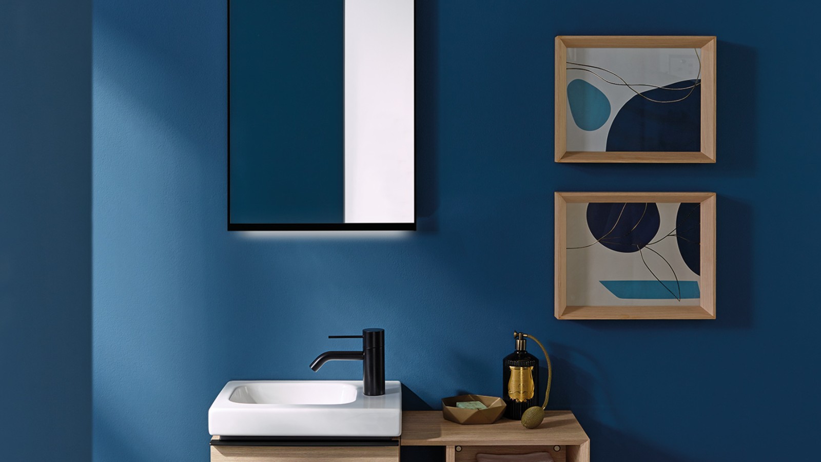 Gerade bei kleinen Badezimmern sind Bewegungs- und Verkehrsflächen zu beachten