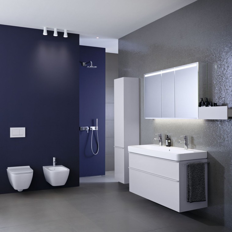 Salle de bains équipée d’un WC et d’un lavabo Geberit Smyle Salle de bains équipée d’un WC et d’un lavabo Geberit Smyle