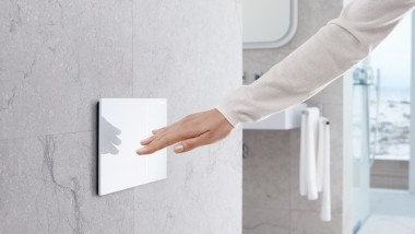 Plaques de déclenchement et de fermeture pour WC et urinoirs Geberit