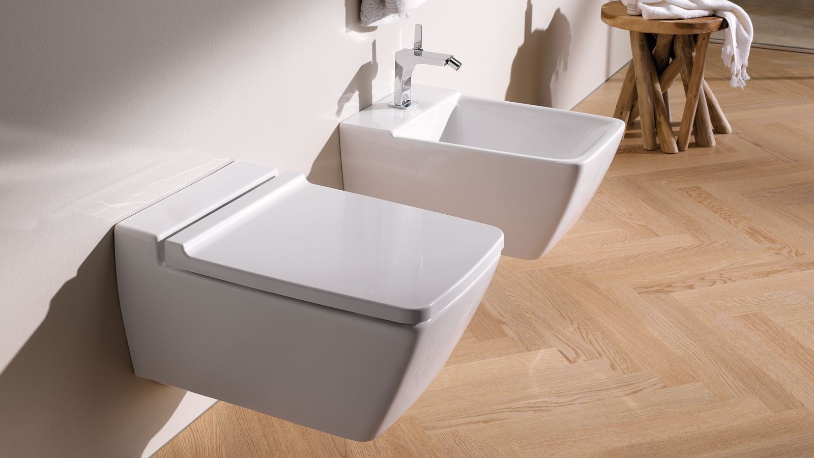 Série de salles de bains Geberit Xeno² avec WC et bidet sans trop-plein, avec Clou Série de salles de bains Geberit Xeno² avec WC et bidet sans trop-plein, avec Clou
