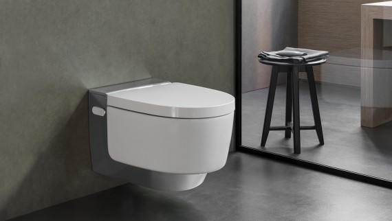Das AquaClean Mera bettet sich aufgrund seines Designs harmonisch in die Badlandschaft ein Das AquaClean Mera bettet sich aufgrund seines Designs harmonisch in die Badlandschaft ein