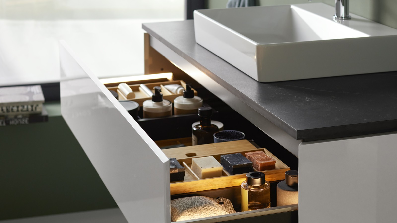 Lavabo ouvert Geberit ONE avec tiroir sans poignée Lavabo ouvert Geberit ONE avec tiroir sans poignée