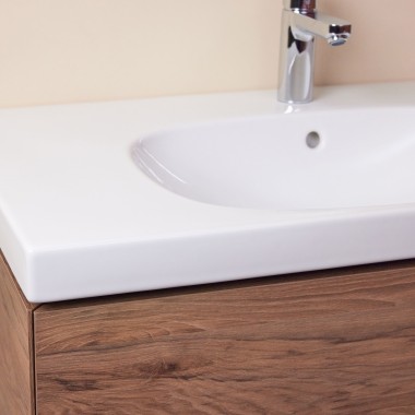 Im Mix & Match-Waschplatzsortiment können Sie Keramiken und Möbel von drei Badserien von Geberit miteinander kombinieren wie hier ein Geberit Acanto Waschbecken mit einem Geberit ONE Unterschrank Im Mix & Match-Waschplatzsortiment können Sie Keramiken und Möbel von drei Badserien von Geberit miteinander kombinieren wie hier ein Geberit Acanto Waschbecken mit einem Geberit ONE Unterschrank