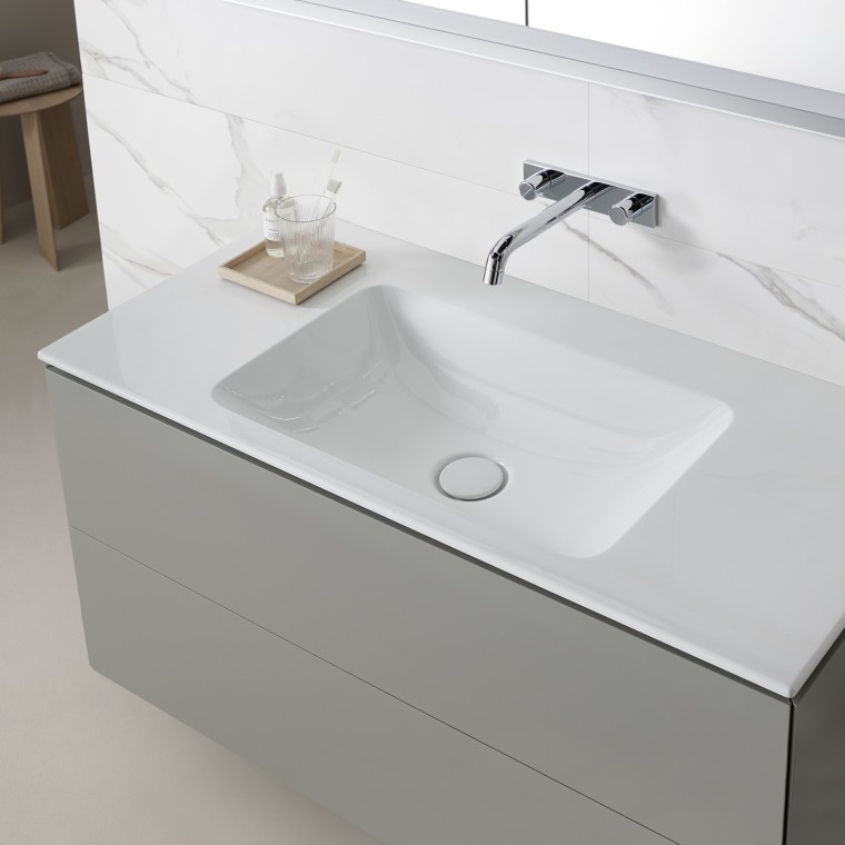 Lavabo pour meuble Geberit avec une généreuse plage de dépose Lavabo pour meuble Geberit avec une généreuse plage de dépose