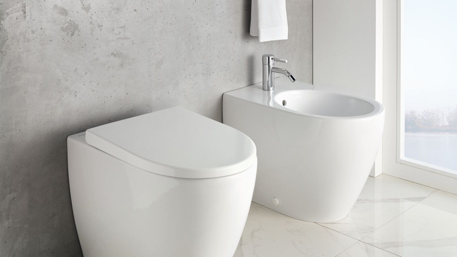 Combinaison Geberit iCon WC et bidet sur pied