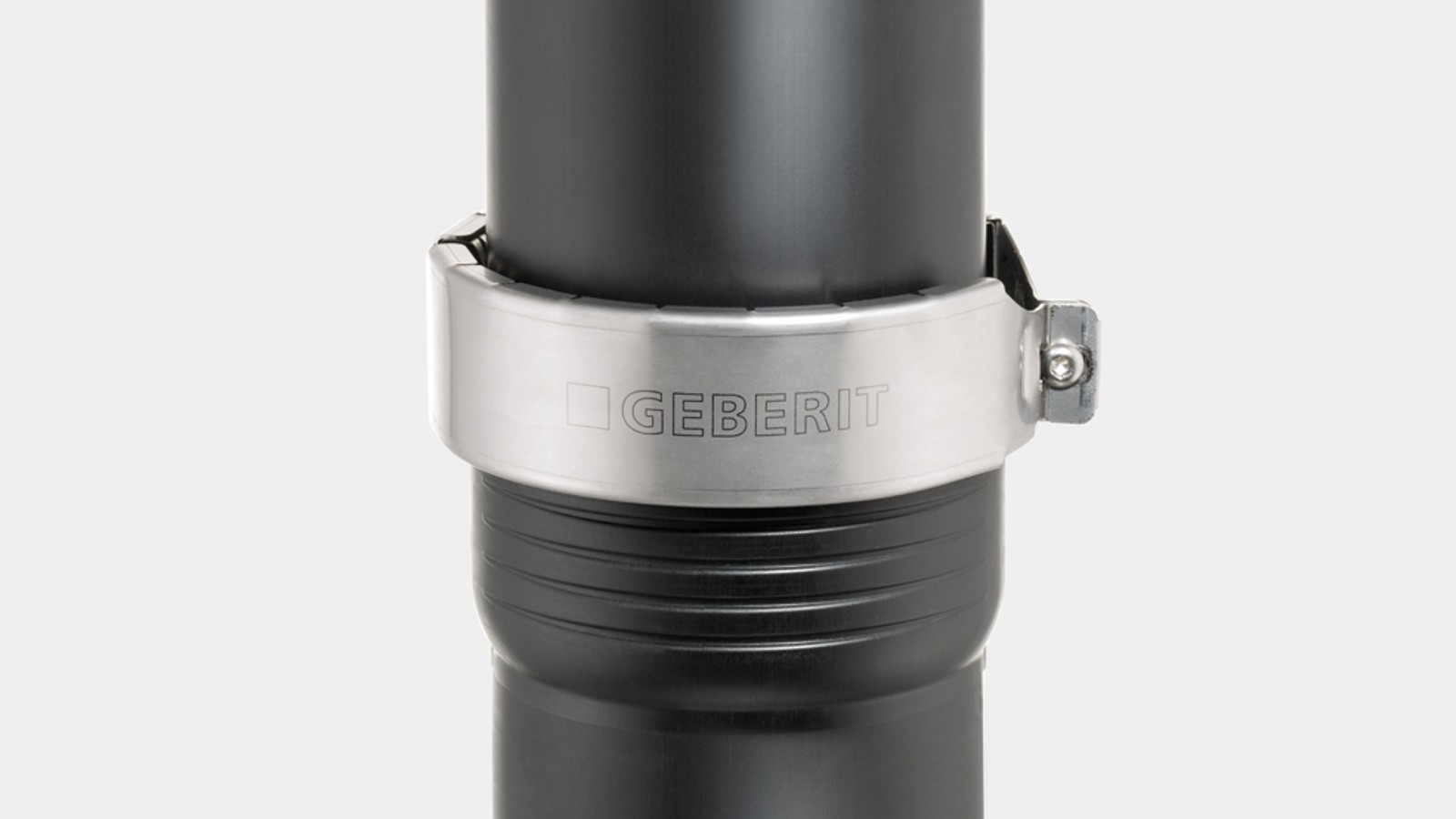 Mit der Geberit Haltekralle kann die Steckverbindung von Silent-Pro einem Innendruck von bis zu 2 bar standhalten Mit der Geberit Haltekralle kann die Steckverbindung von Silent-Pro einem Innendruck von bis zu 2 bar standhalten