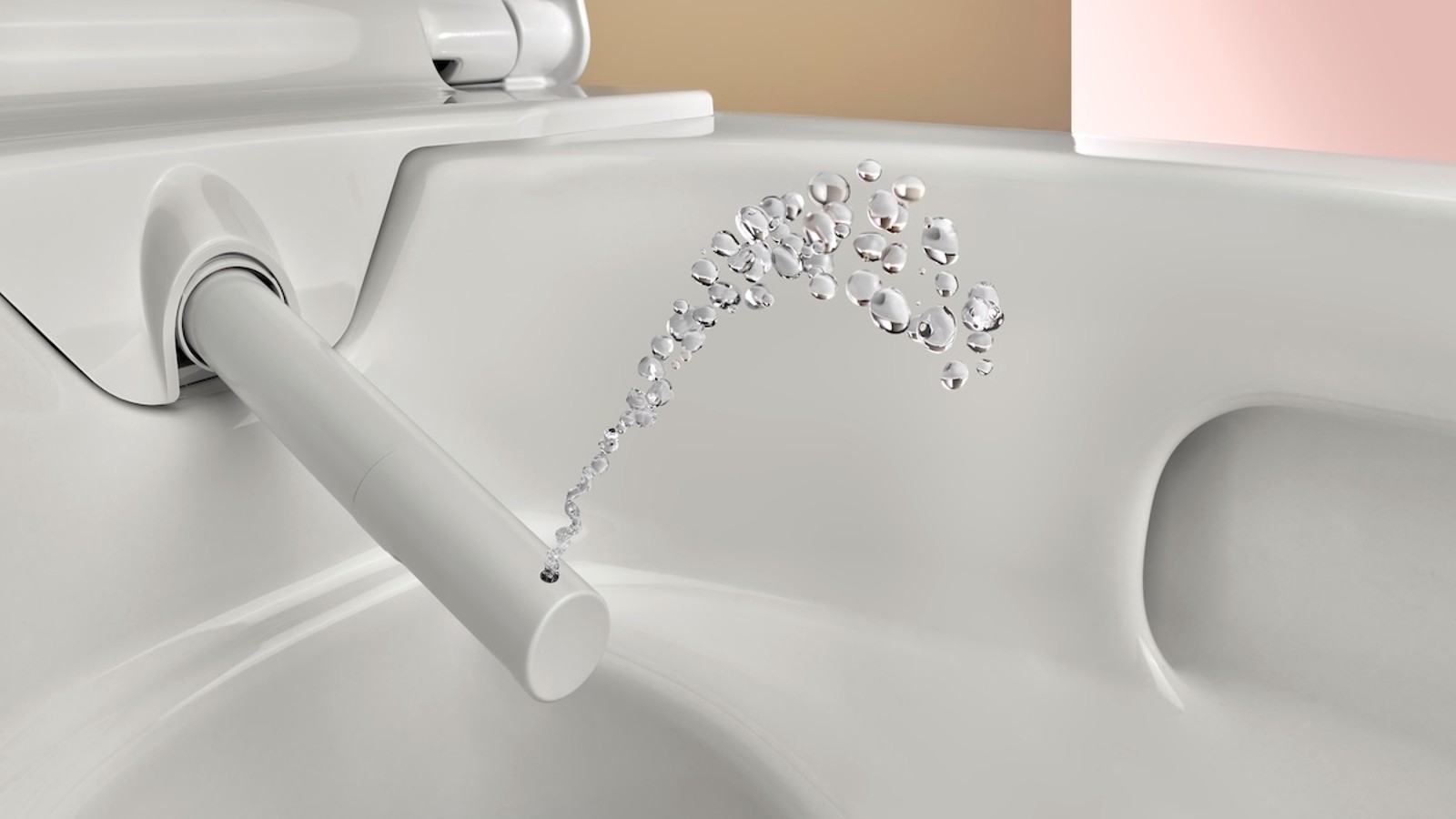 WC avec fonction de lavage: Le jet de la douchette du WCdouche Geberit AquaClean Alba WC avec fonction de lavage: Le jet de la douchette du WCdouche Geberit AquaClean Alba
