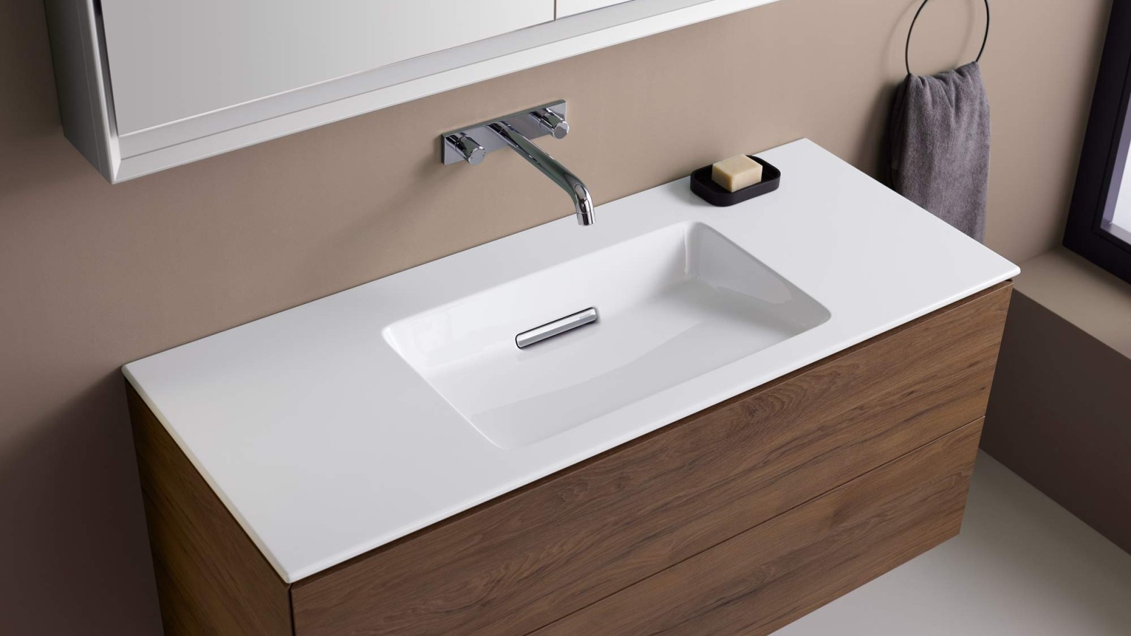 Geberit ONE lavabo avec bord fin lavabo et meuble en noyer carya Geberit ONE lavabo avec bord fin lavabo et meuble en noyer carya