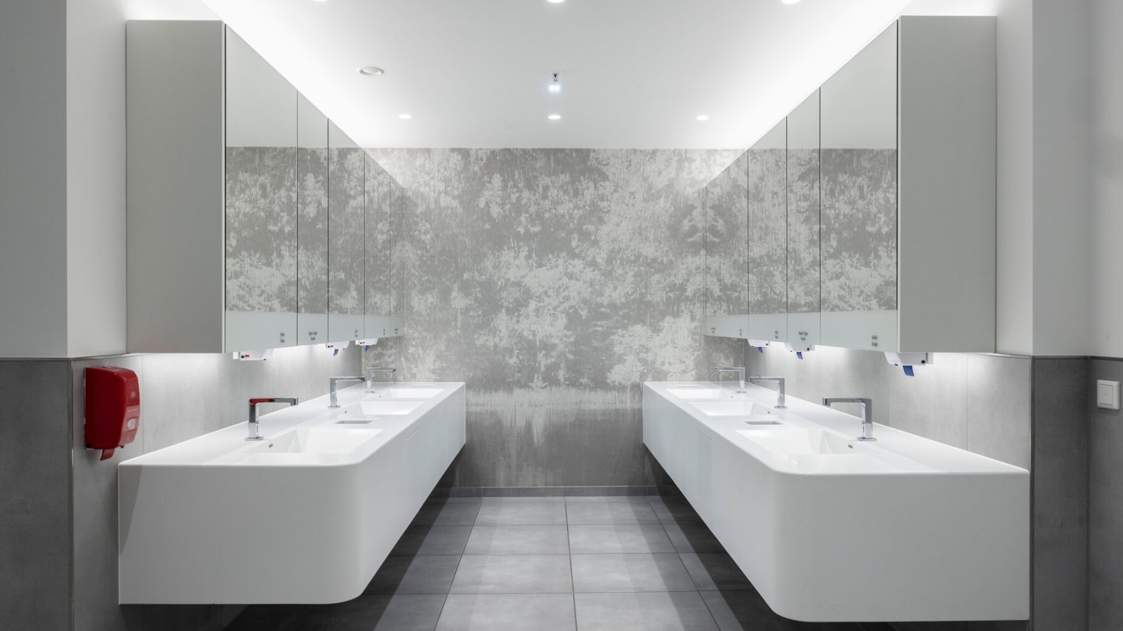 La commande de la robinetterie installée sur lavabo Geberit Brenta est alimentée en électricité directement par la Geberit Gateway via le câble GEBUS. La commande de la robinetterie installée sur lavabo Geberit Brenta est alimentée en électricité directement par la Geberit Gateway via le câble GEBUS.