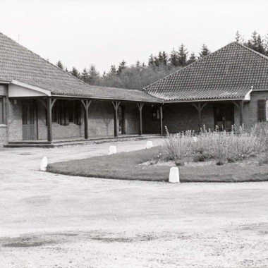 Un camp de réfugiés devient un lieu de rencontre et de souvenir (© Archives historiques locales de Blåvandshuk)