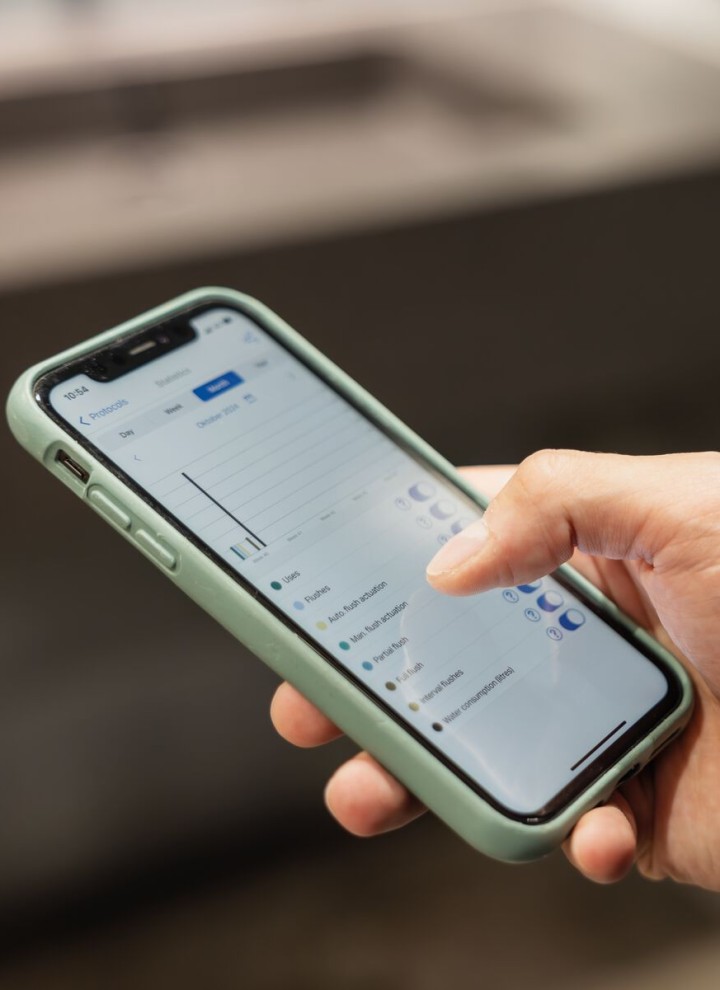 Exploitation des données d’utilisation dans l’application Geberit Control sur l’appareil ou de manière centralisée dans Geberit Gateway Exploitation des données d’utilisation dans l’application Geberit Control sur l’appareil ou de manière centralisée dans Geberit Gateway