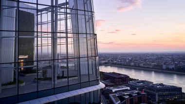 Die Dachterrasse gewährt einen freien Blick auf die Donau und Budapest (© MOL Gruppe)