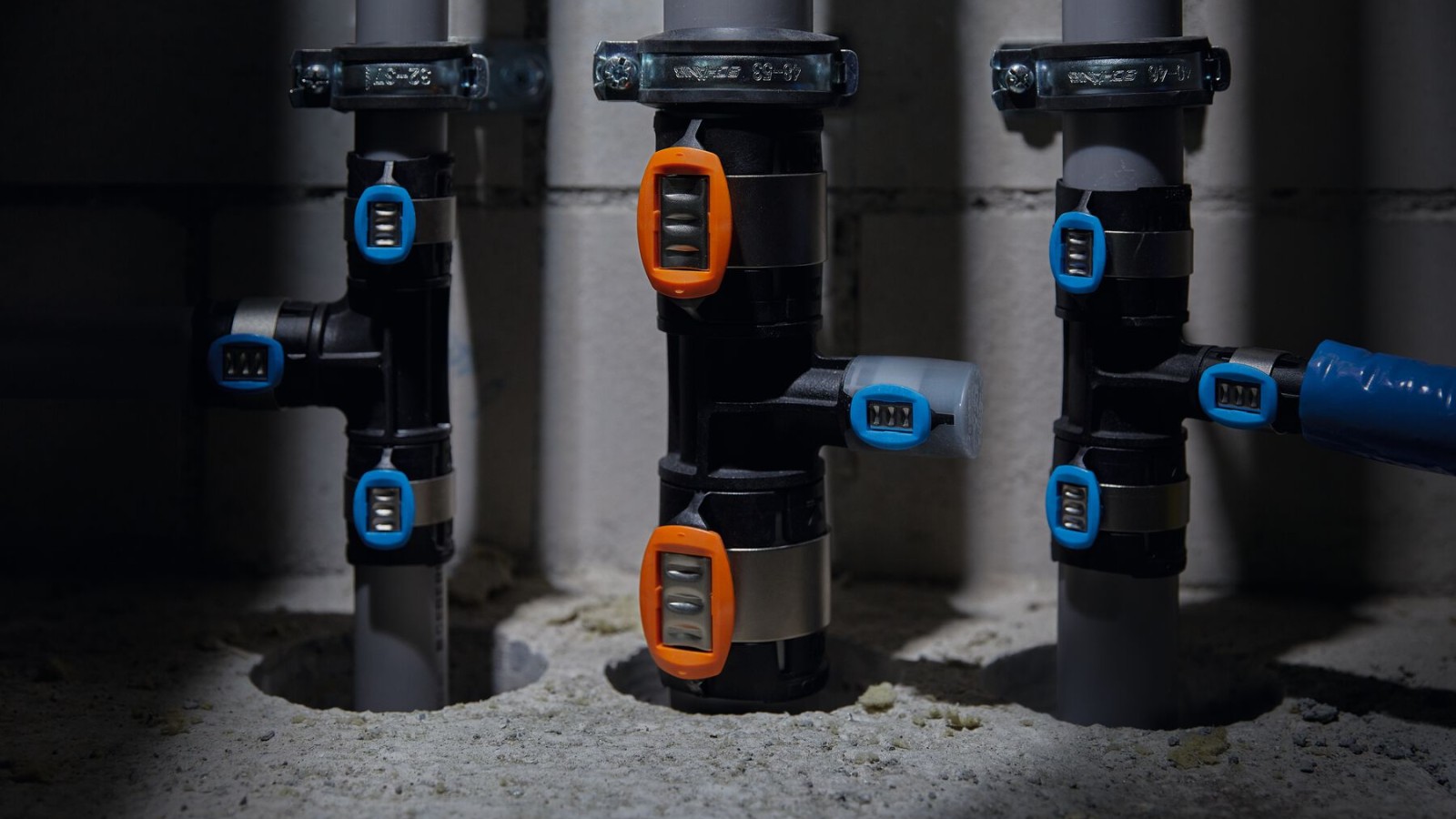 Même dans l’obscurité, les raccords non sertis sont facilement identifiables Même dans l’obscurité, les raccords non sertis sont facilement identifiables