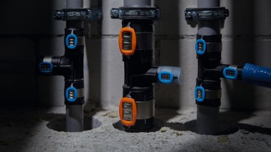 Même dans l’obscurité, les raccords non sertis sont facilement identifiables