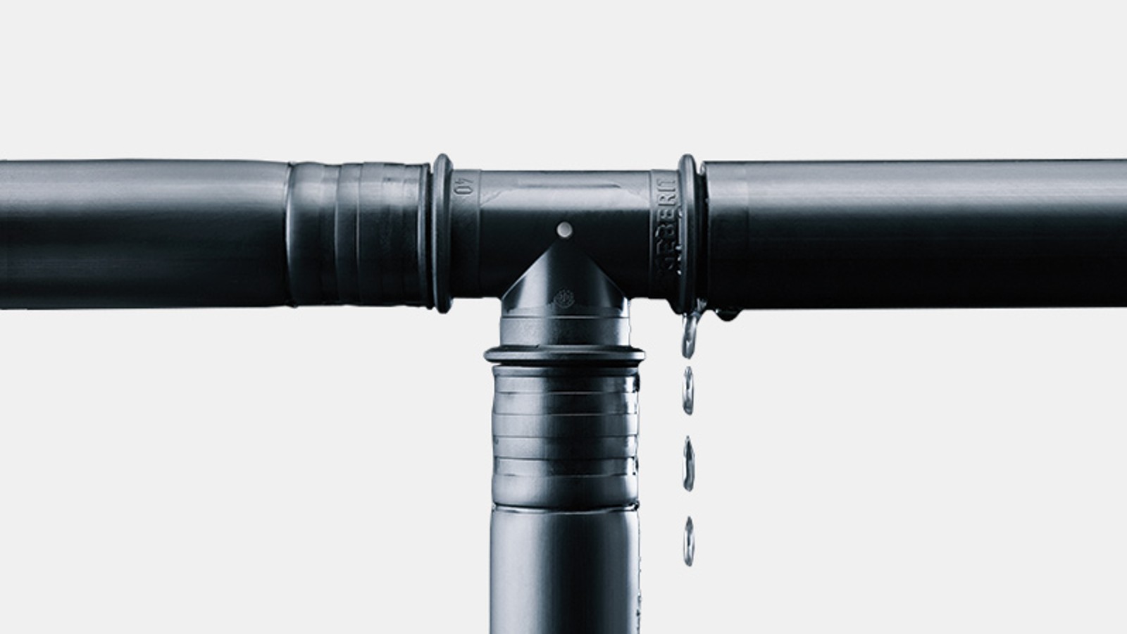 Les raccords Geberit Mepla non sertis peuvent être facilement identifiés lors de l'essai de pression. Les raccords Geberit Mepla non sertis peuvent être facilement identifiés lors de l'essai de pression.