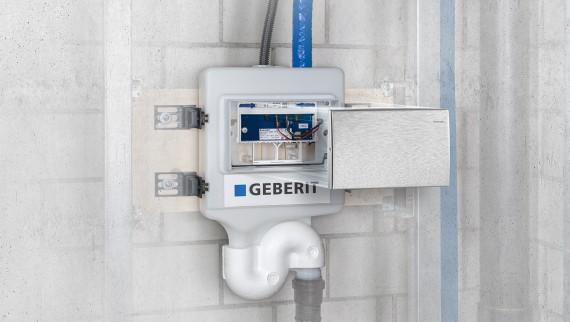 Un rinçage forcé hygiénique Geberit HS30 installé à lʼextrémité dʼune colonne montante (© Geberit) Un rinçage forcé hygiénique Geberit HS30 installé à lʼextrémité dʼune colonne montante (© Geberit)