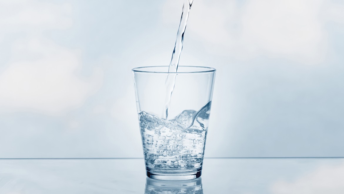 Hygiène de l’eau potable avec le système d’hygiène Geberit (© 2024 winyuu/Shutterstock)