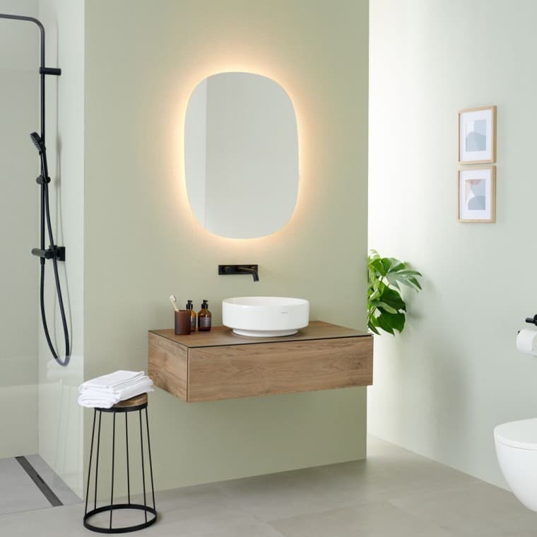 Miroir ovale Geberit Option avec vasque à poser VariForm et meuble de salle de bains Miroir ovale Geberit Option avec vasque à poser VariForm et meuble de salle de bains