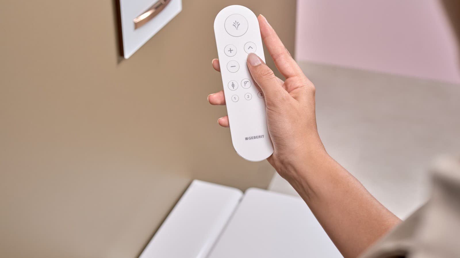 Geberit AquaClean Mera mit Fernbedienung Geberit AquaClean Mera mit Fernbedienung