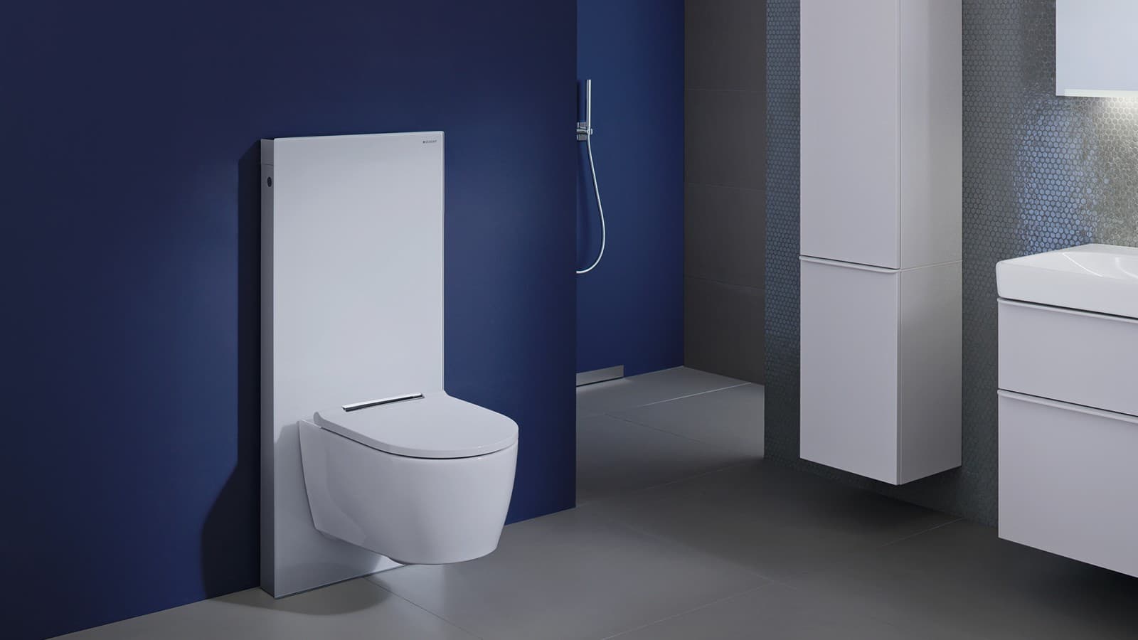 Bad mit Geberit Monolith Sanitärmodul für WC, Farbe Weiss Bad mit Geberit Monolith Sanitärmodul für WC, Farbe Weiss