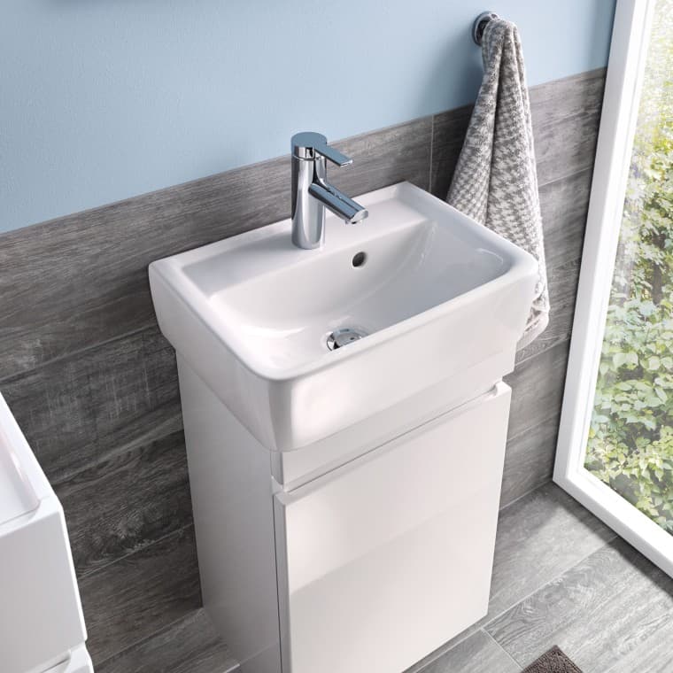 Petit lavabo Geberit Renova Plan avec meuble sous lavabo Petit lavabo Geberit Renova Plan avec meuble sous lavabo