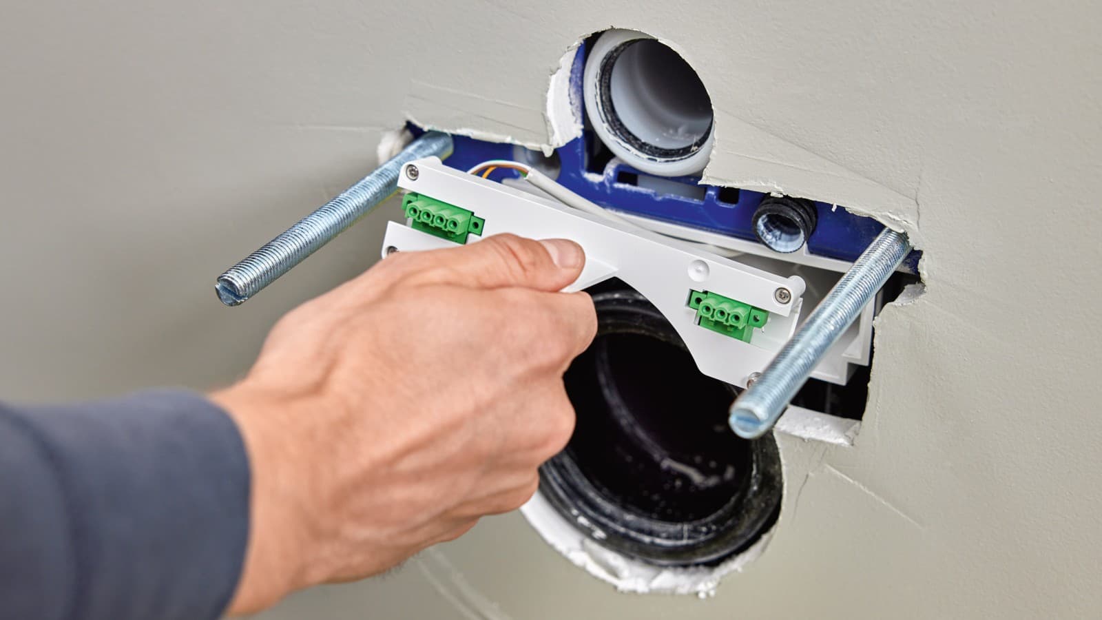 Montage du convertisseur GEBUS pour commandes de WC Montage du convertisseur GEBUS pour commandes de WC