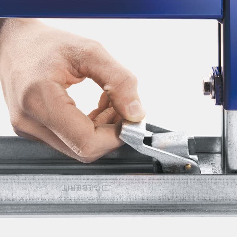 Geberit Duofix Installationselemente mit Schnellverbinder fixieren Geberit Duofix Installationselemente mit Schnellverbinder fixieren