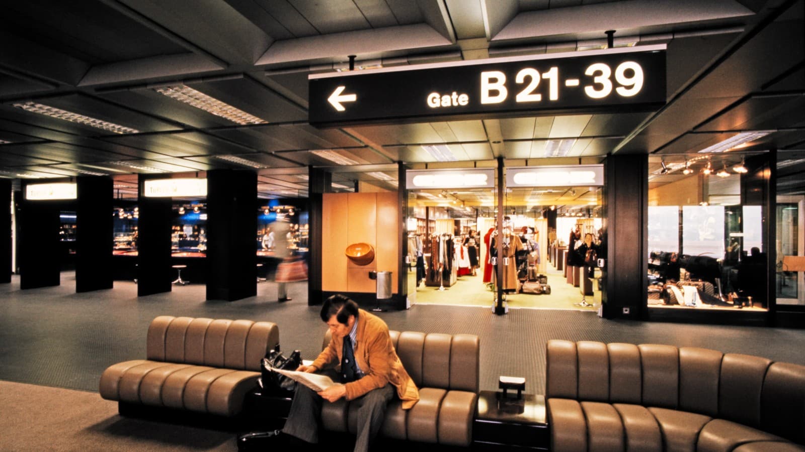 Innenaufnahme des Terminals B am Flughafen Zürich-Kloten aus den 1980er-Jahren (© ETH-Bibliothek Zürich) Innenaufnahme des Terminals B am Flughafen Zürich-Kloten aus den 1980er-Jahren (© ETH-Bibliothek Zürich)