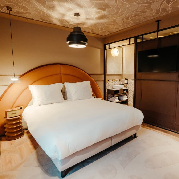 36 chambres élégantes de style Mid-century (© Nina Slagmolen) 36 chambres élégantes de style Mid-century (© Nina Slagmolen)