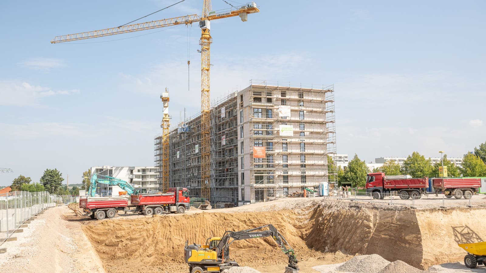 Rund 600 hochwertige und topmoderne Eigentums-, Miet- und Sozialwohnungen entstanden im grossen Wohnprojekt Europakarree Erfurt Rund 600 hochwertige und topmoderne Eigentums-, Miet- und Sozialwohnungen entstanden im grossen Wohnprojekt Europakarree Erfurt